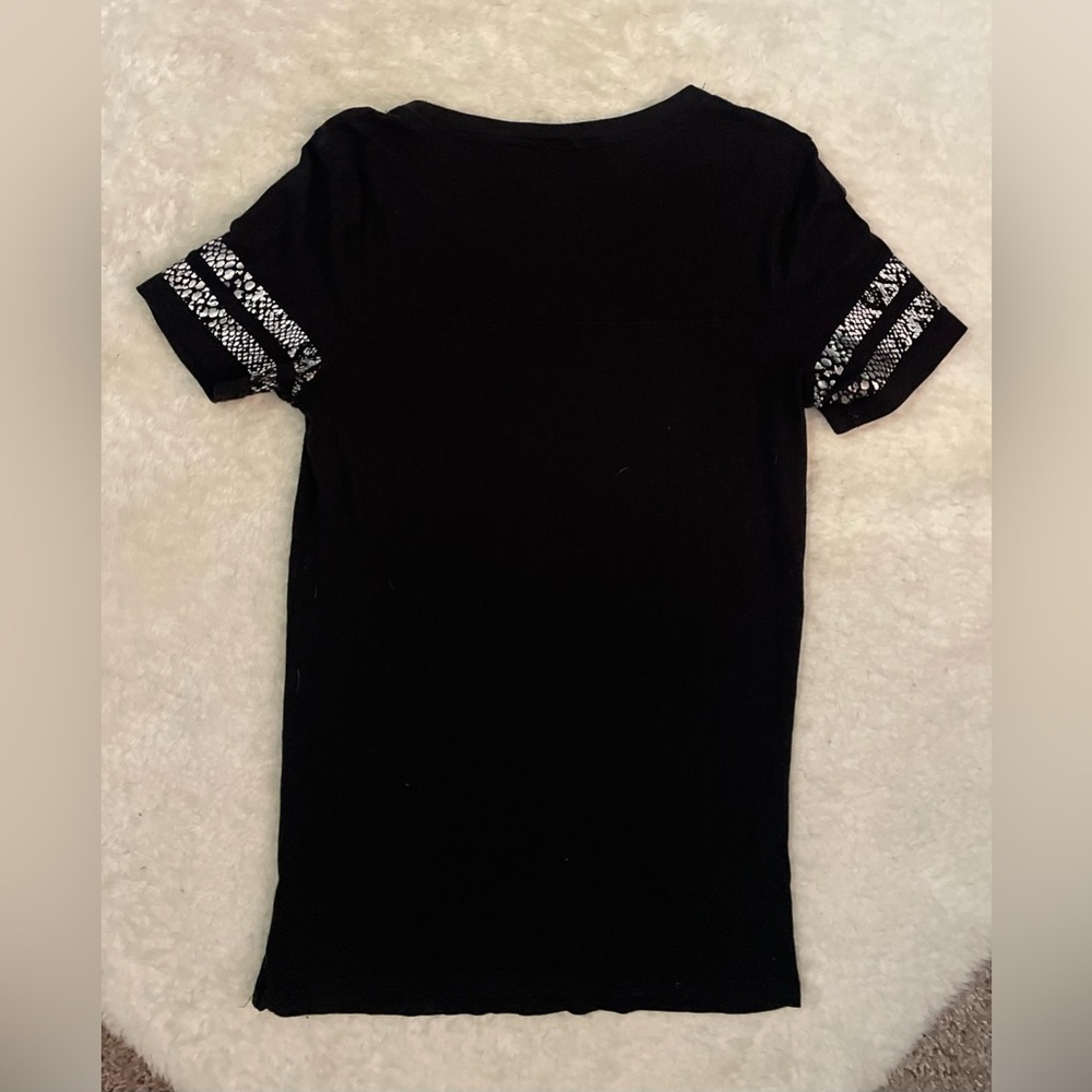 PINK Victorias Secret Love Pink Sequin Women Tee Y2K 2000s Snake Skin Swoop Neck - Picture 4 of 4
